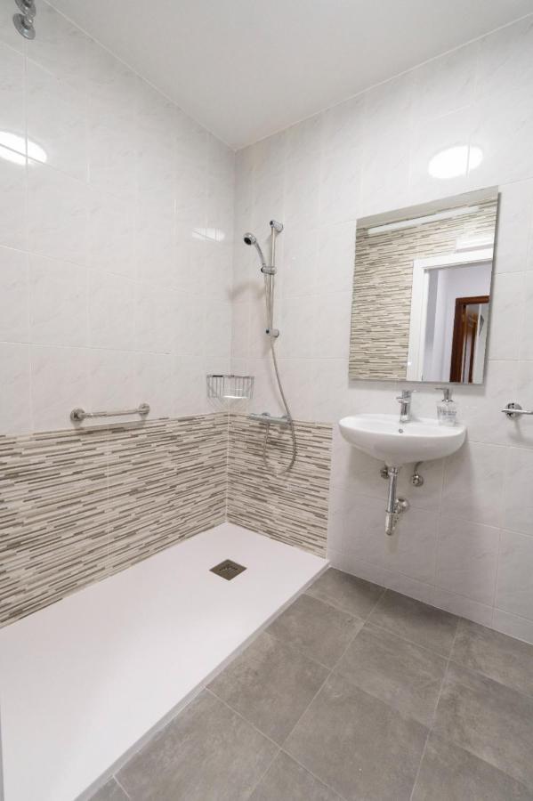 Pension O Camino Milladoiro Ames Exterior photo