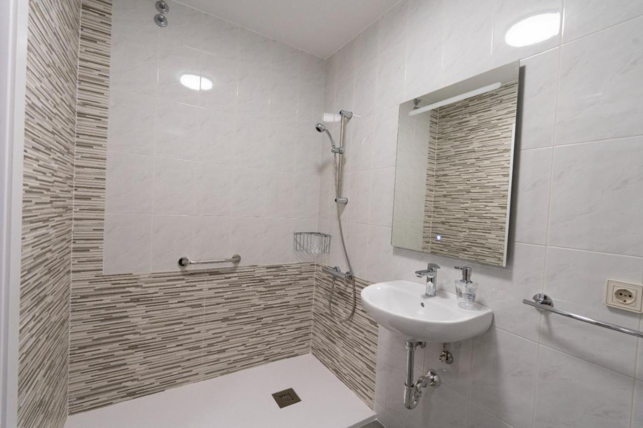 Pension O Camino Milladoiro Ames Exterior photo